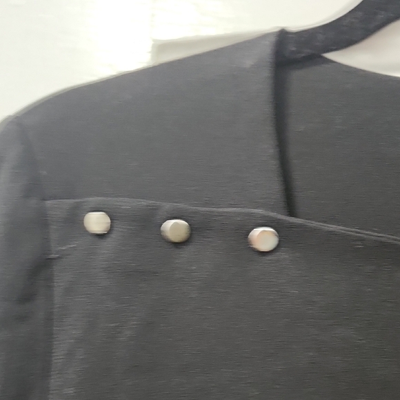 Zara Classic Black Top With Button Details - Picture 4 of 7